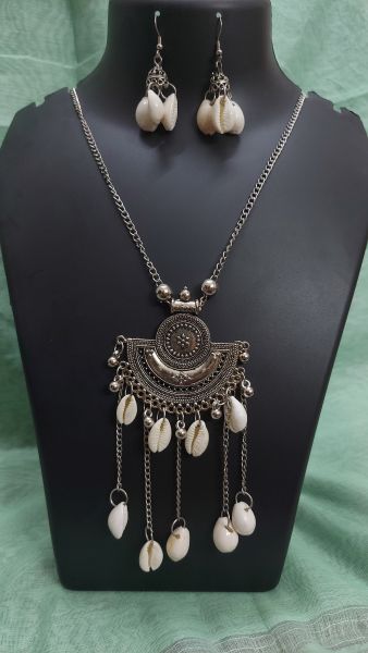 Black Tone Kori Necklace Set
