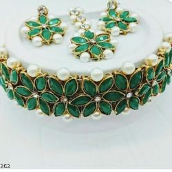 Elite Glittering Women Necklaces & Chains