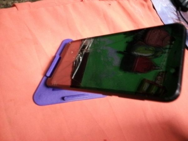 Mobaile 3 side stand 
