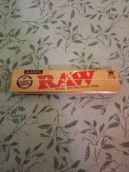 RAW rolling paper