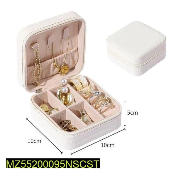 Portable jewellery organizer box