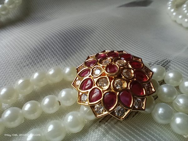 White pearl neck choker with guaranteed ruby colour pendant