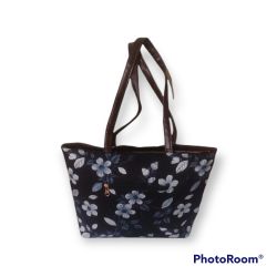 Handbags tote bags