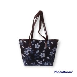 Handbags tote bags
