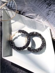 Fancy earring Hooping style