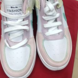 Fashionable girls sports shoes (white-pink) 