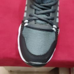 Xlerate (Grey jogging shoes) 