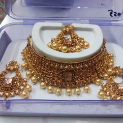 3 Pice Jewellery set Golden