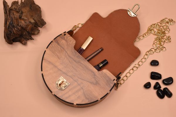 WOODEN HENMEND BEG