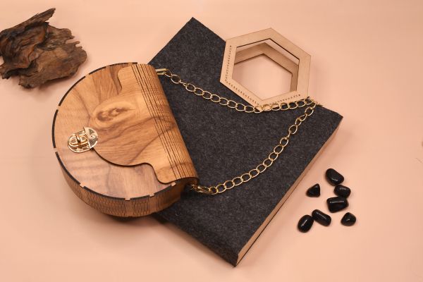 WOODEN HENMEND BEG
