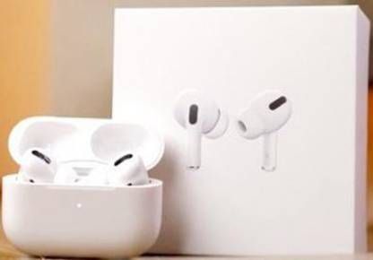 AirPods Pro Wireless Charging Case
