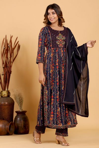 Nyra cut suit