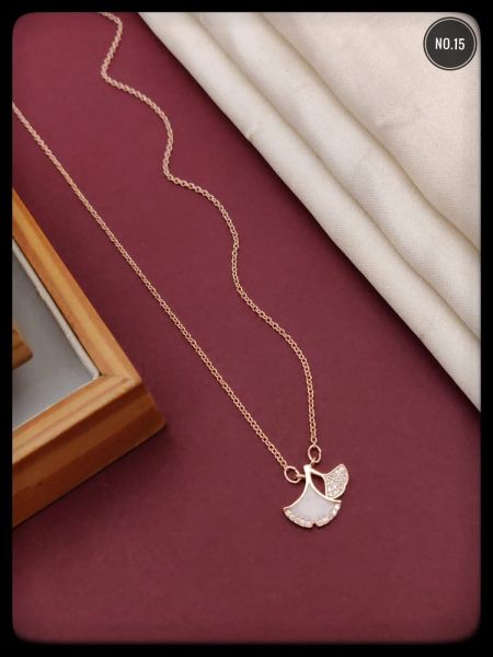 Girls lokets