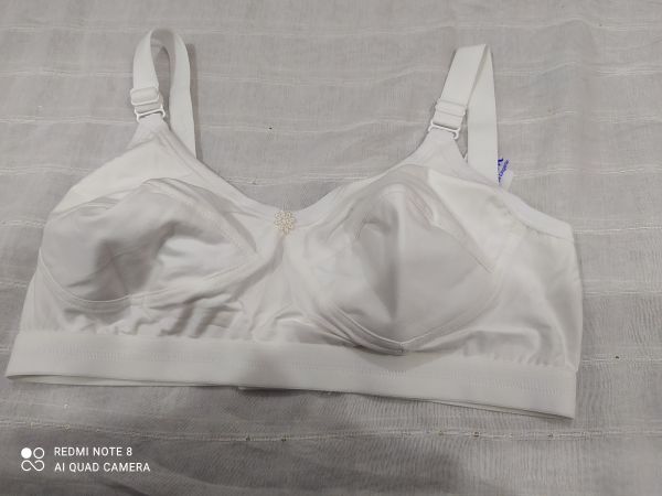 Kashish premium lingerie size:- 36-90 colour :-  white. adjustable straps ,full coverage.