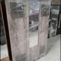 3 door wardrobe 