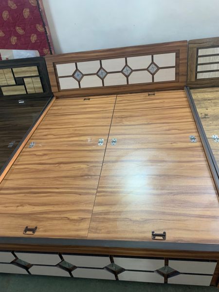 QUEEN size bed 