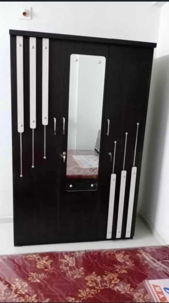 3 door wardrobe 