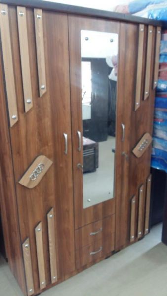 3 door wardrobe 